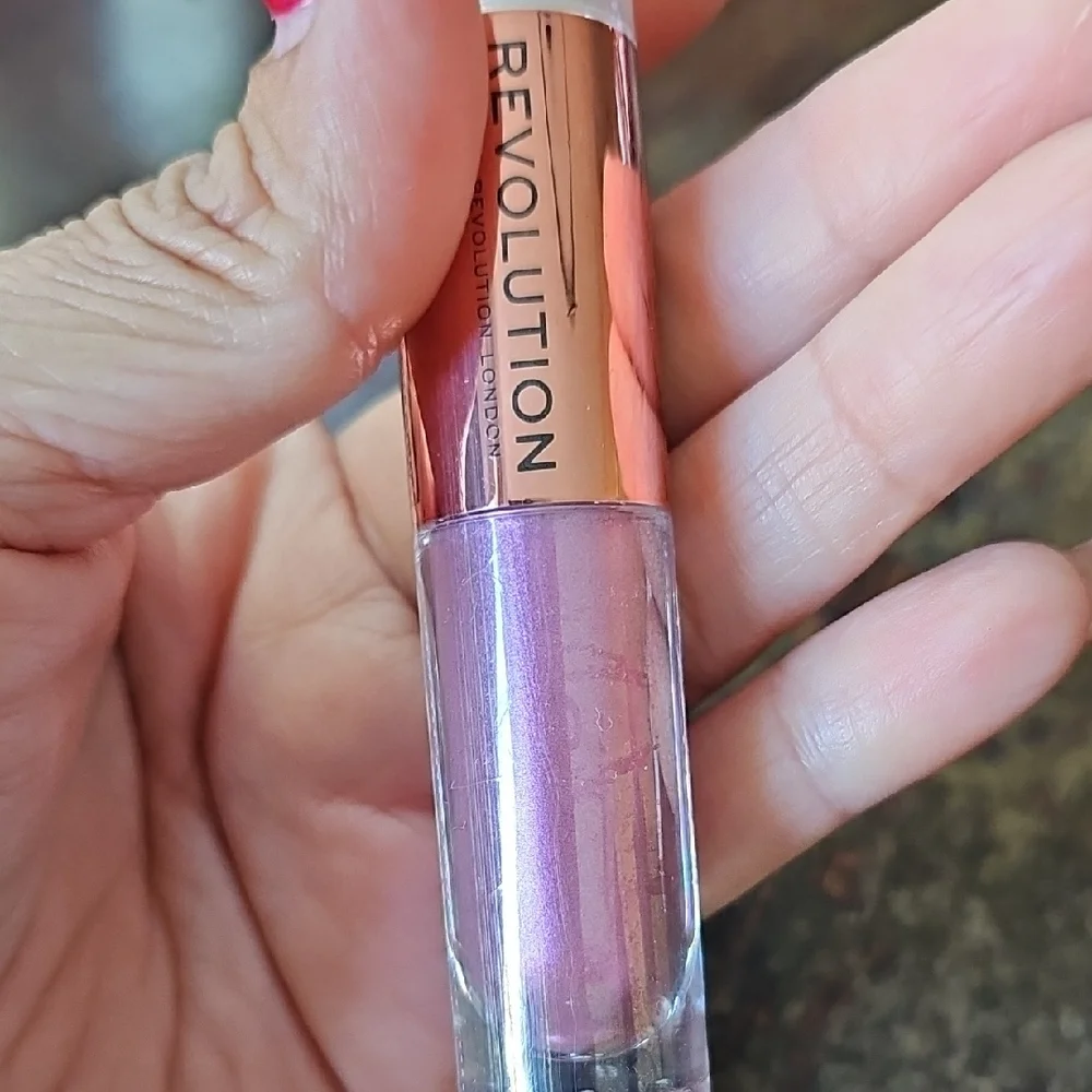 Revolution Liquid Eyes Shadow Duo - Metallic Pink and Copper